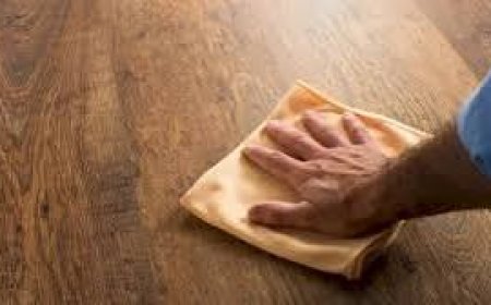 حيلة ذكية لإزالة البقع العنيدة عن الأثاث الخشبي