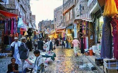 امرأة تغلق سوقا تجاريا في صنعاء.. تفاصيل!