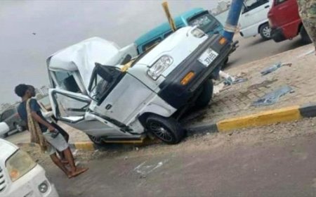 حوادث يومية.. الأطفال خلف مقود باصات الأجرة في عدن