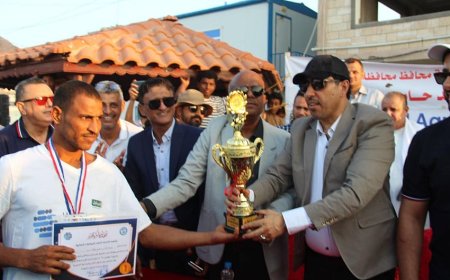 البكري يشهد بطولة عدن الـ (12) للسباحة في المياه المفتوحة