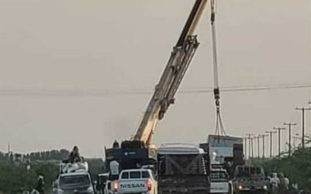 عاجل بالصورة.. تفاصيل الحادث المروري الذي تعرض له موكب طارق.. وفاة سائق الدينة عنوانها