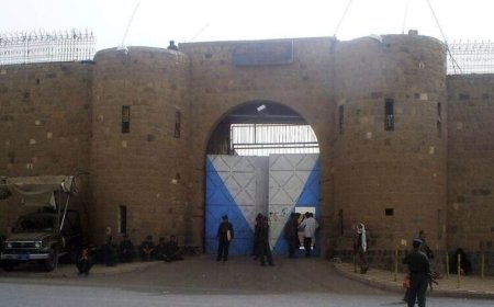 مليشيا الحوثي تنقل سجناء ومختطفين من الحديدة إلى جهة أخرى