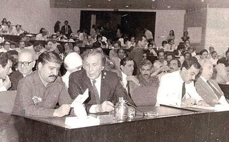 القصيدة التي منعت من النشر للشاعر نزار قباني: مسافرون.. (من عدن لطنجة ومن طنجة إلى عدن)