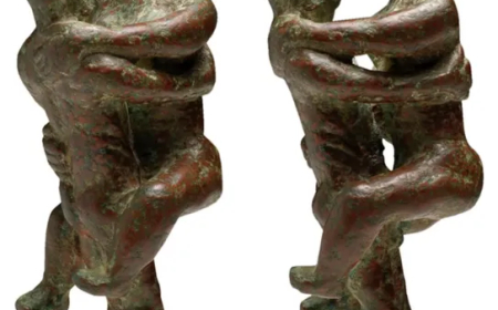 تمثال (الاعتراف العلني والتوبة) يعرض للبيع في لندن