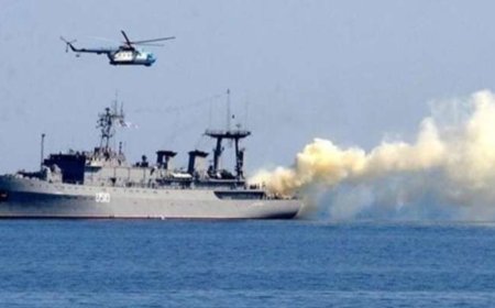 انفجارات قرب سفينة جنوب غرب الحديدة.. تفاصيل!