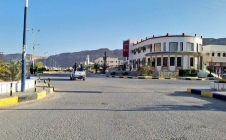 ماذا يجري في المنطقتين العسكريتين الأولى والثانية.. مقتل وإصابة جنديين عقب اعتداء عليهما في نقطة أمنية بطعنات قاتلة
