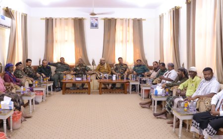 مدير أمن المهرة يلتقي قيادات وأعضاء السلطة المحلية والأجهزة الأمنية ومشايخ مديرية المسيلة 