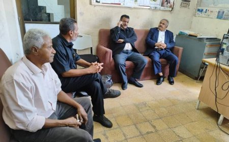 ناقشا معاً التعاون المشترك في دعم المعهدالمهني الصناعي المنصورة .. الشكلية يلتقي بمديرعام مديرية المنصور الاستاذ احمدالداؤودي