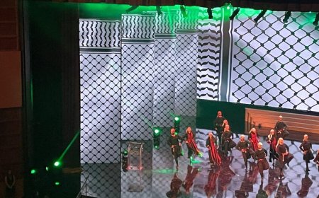 مهرجان القاهرة السينمائي يتزين بالكوفية و العلم الفلسطيني