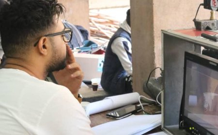 المخرج اليمني محمد طالب ينهي تصوير فيلم “يوم في ذاكرة: رصيف”