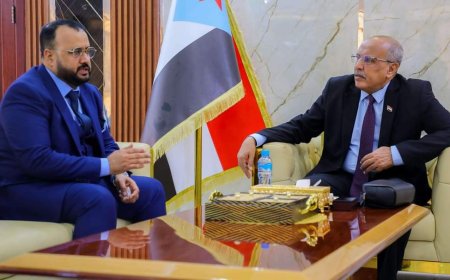 الكثيري يطّلع على سير العمل بوزارة الأشغال العامة والطرق والمشاريع التي تنفذها