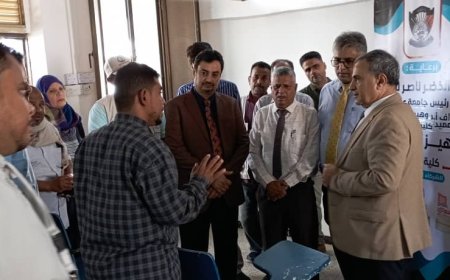 لصور يطلع مع الجهات المنفذة على مشاريع تأثيث وتجهيز عدد من القاعات الدراسية بكليتي الإعلام والآداب