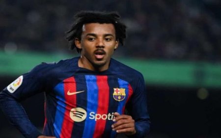 تأخر دقيقة واحدة.. كوندي ضحية صرامة فليك في برشلونة