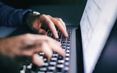 تعرف على أبرز علامات التجسس عبر كاميرا الحاسوب