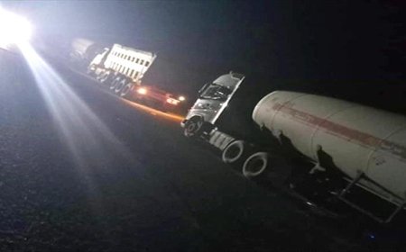 قاتلوا القاعدة في عومران وخضعوا لثلاث دورات.. جنود في أبين يقطعون الطريق احتجاجًا على عدم مساواة رواتبهم بالألوية الأخرى