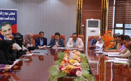 برئاسة الزهري .. المكتب التنفيذي بخورمكسر يناقش تقرير مكتب السياحة بالمديرية 