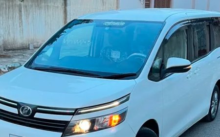 وزارة الداخلية تفتح تحقيقا وتكشف هوية الجثة المتعفنة داخل "باص" في عدن