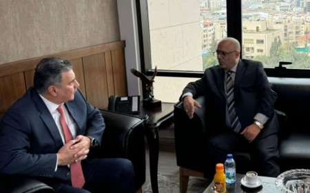 باذيب يبحث مع هيئة تنظيم قطاع الاتصالات الأردنية تعزيز التعاون المشترك