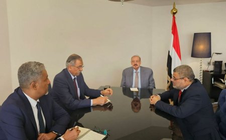 هيئة رئاسة مجلس النواب تعقد اجتماعاً لها وتزور البرنامج السعودي لتنمية واعمار اليمن