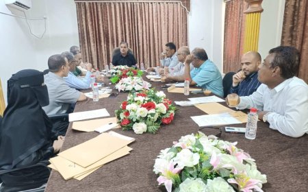 مجلس كلية العلوم الاجتماعية والإنسانية (عن بُعد) بجامعة عدن يعقد اجتماعه الدوري ويتخذ عددًا من القرارات 