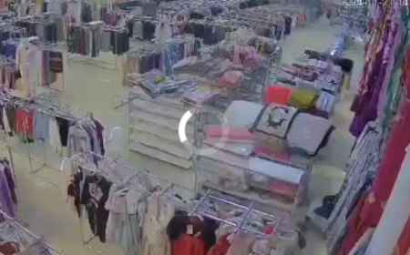 الغباء المجاني!!.. أحد الأشخاص يشعل النار في مول (هايبر شملان) بصنعاء (تفاصيل الخسائر) 