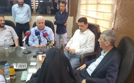 لقاء يجمع مديرا جمارك وأمن المنطقة الحرة برئيس الغرفة التجارية بعدن