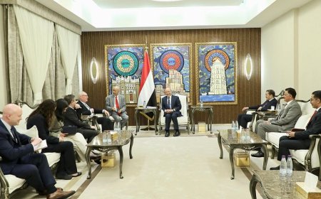 رئيس مجلس القيادة يستقبل مبعوث الولايات المتحدة