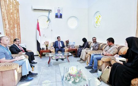 وكيل مأرب يبحث مع برنامج الغذاء العالمي تعزيز الشراكة لمواجهة الفجوة الغذائية