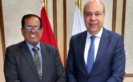 رئيس هيئة الطيران يبحث مع وزير الطيران المدني المصري تعزيز التعاون المشترك