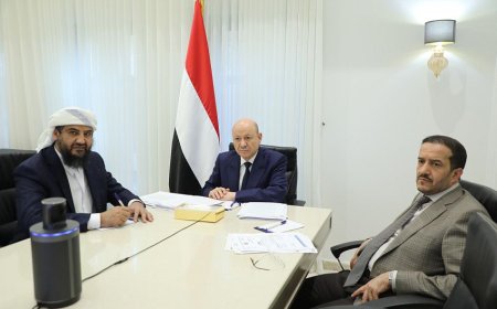 مجلس القيادة الرئاسي يواصل مناقشاته للأوضاع الوطنية والمستجدات الاقليمية