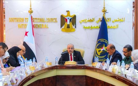 قال: "معاناة المواطن وصلت إلى مستوى فاق قدرته".. الانتقالي يكشف من يقف خلف المعاناة!!