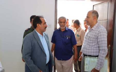 بعد افتتاح فرع الأحوال المدنية بالمديرية ..  الزهري يناقش الترتيبات الجارية لافتتاح فرع السجل المدني بخورمكسر