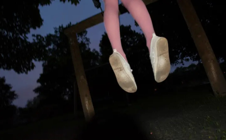 جريمة بطلتها نبع الحنان.. أم تلقي طفلتها من الطابق الرابع تفاصيل