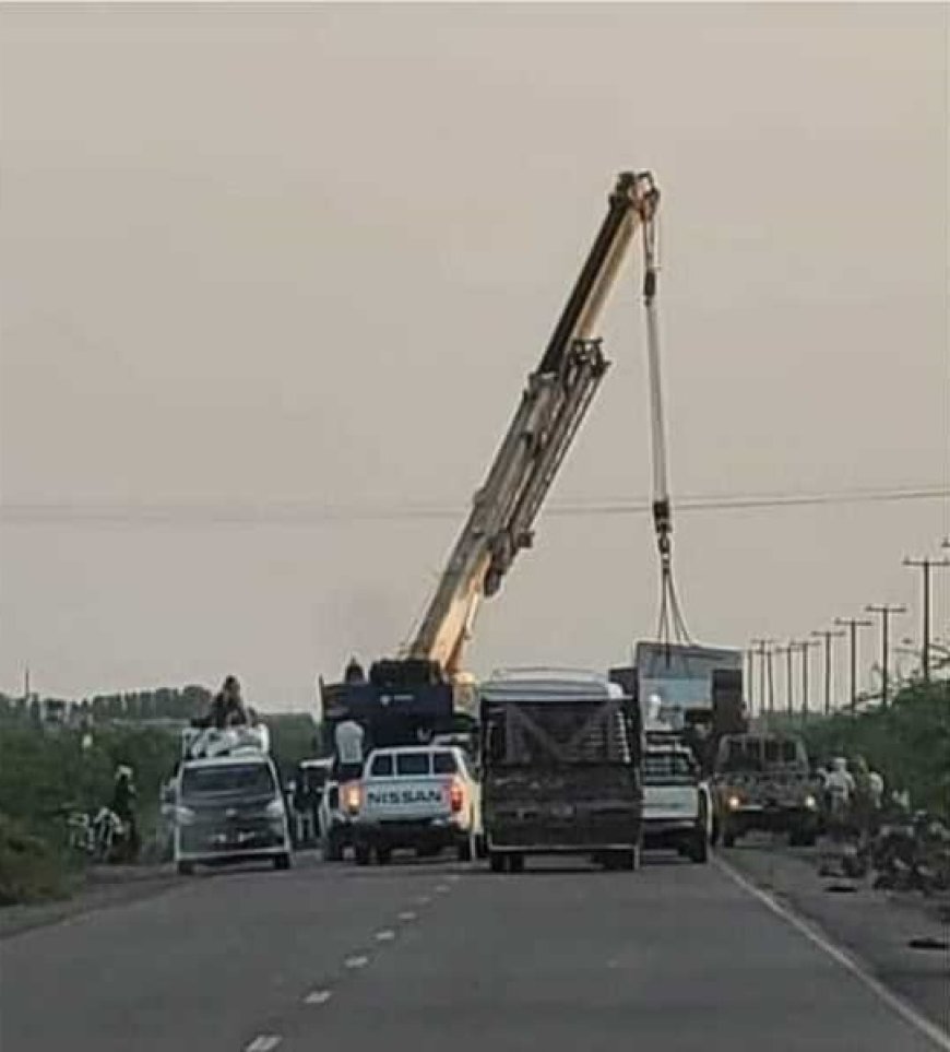 عاجل بالصورة.. تفاصيل الحادث المروري الذي تعرض له موكب طارق.. وفاة سائق الدينة عنوانها