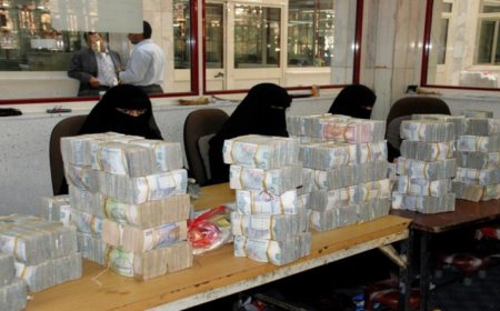 وثائق مسربة كشفت مصدر تمويل الحوثيين بالرواتب للأشهر القادمة