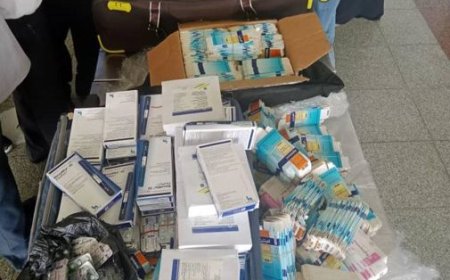 من الجو ومن البحر هوامير التهريب..  ضبط أدوية مهرّبة في مطار عدن وأجهزة عسكرية في ميناء عدن