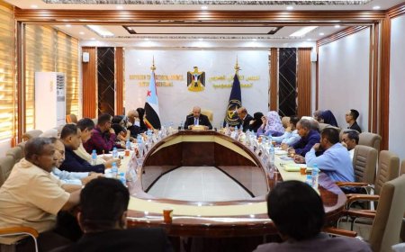 الجمعية الوطنية للمجلس الانتقالي تناقش مستجدات التدهور الاقتصادي المتفاقم