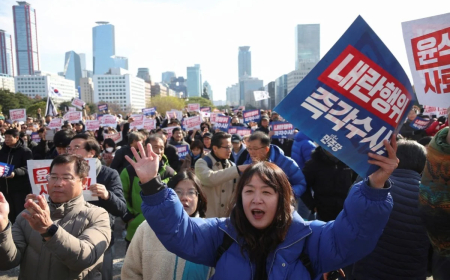 عقب غليان شعبي كوري..معارضة كوريا الجنوبية تبدأ بالانقلاب على الرئيس بعزله بتهمة التمرد