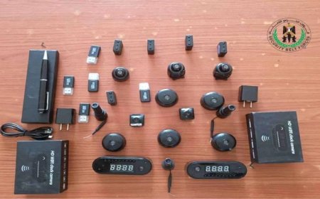 بالصور.. ضبط كاميرات تجسس مع لواقطها ومحتوياتها وفي نقطة منصع الحديد بعدن