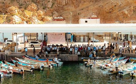 حضرموت.. مؤسسة صالح عبدالرحيم بامزاحم تورد "80" محرك بحري لمشروع التنمية المستدامة للمصائد الأسماك بالمكلا .