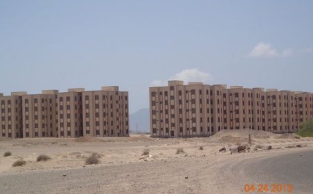 بن لزرق يفضح فسادًا طال الأيتام والأرامل.. مشروع مدينـة السلام في بير أحمد يتحول إلى فوضى