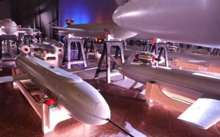 صواريخ (بيكلو) الإوكرانية تنتظر (صافرة البداية).. بمسيرات محلية الصنع أوكرانيا تتأهب!  (صور)