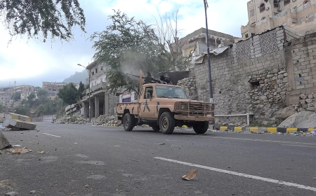 مليشيا الحوثي تنشر عناصرها في شوارع 