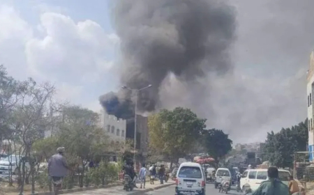 تفاصيل ما حدث في تعز.. الرواية الحوثية للضربات العنيفة التي تعرضوا لها في قصر التشريفات