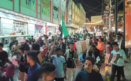 اليوم دمشق وغدًا صنعاء.. بالفيديو والصور احتفالات في اليمن بانتصار الثورة السورية وسقوط أحد أذناب إيران