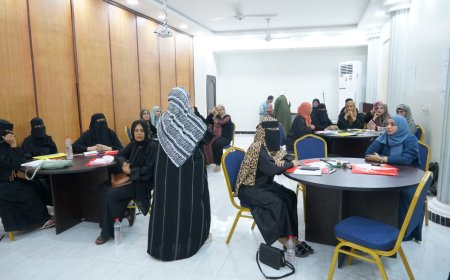 مؤسسة SOS للتنمية تنظم جلسة دعم نفسي لرائدات التغيير بعدن.