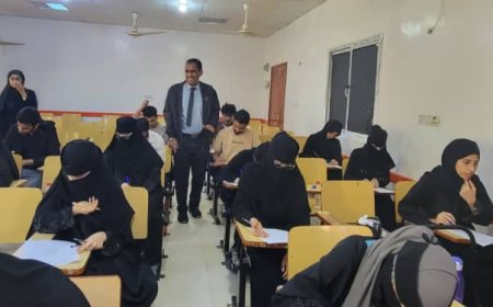 كلية اللغات بجامعة عدن تدشن امتحانات الدور الأول للفصل الأول