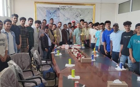 لتتويجهم كأس البطولة على مستوي أندية العاصمة عدن.. "الداؤودي" يكرم أبطال الفريق الأول والشباب لكرة الطائرة بنادي أهلي عدن