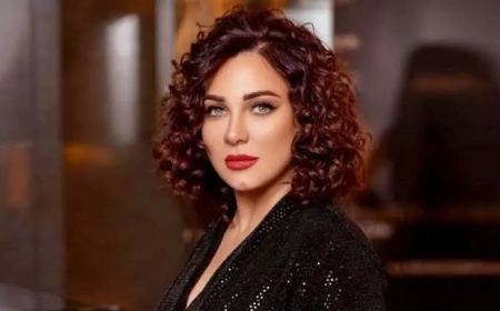 (لم أكن خائنة)!.. بعدما طلب منها حذف صور سلاف فواخرجي تثير الجدل بمنشور!