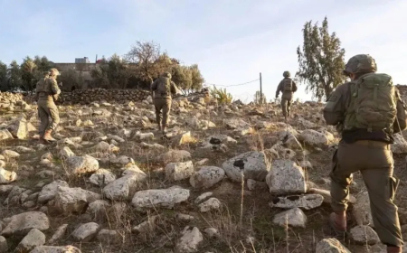 إسرائيل تتمادى.. جيش الاحتلال يجتاح عددًا من المناطق السورية ويطرد سكانها